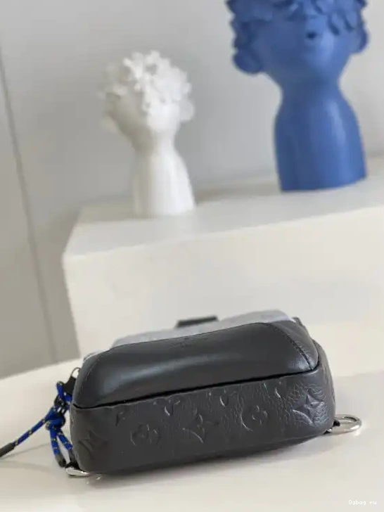 LOUIS AVENUE VUITTON SLINGBAG 0706